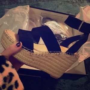 Dolce Vita Black Suede Shayla Wedges 7